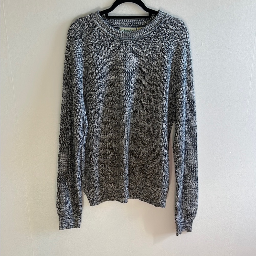 Cozy Gray Crewneck Sweater with Chunky Knit